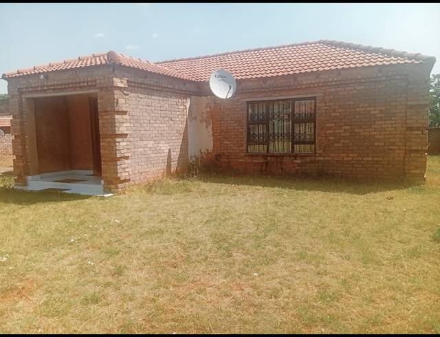 1 BEDROOM FREESTANDING FOR SALE IN DAWN PARK